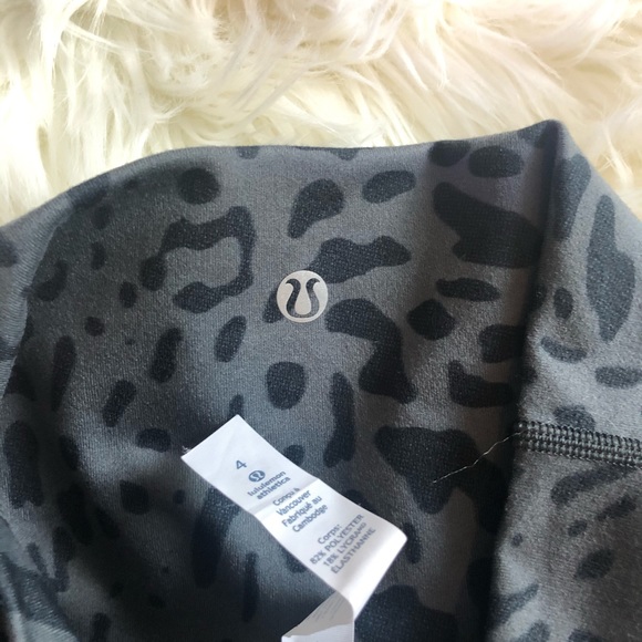 Lululemon Wunder Under Gray Cheetah Print Leggings Sz 4 - Picture 6 of 8